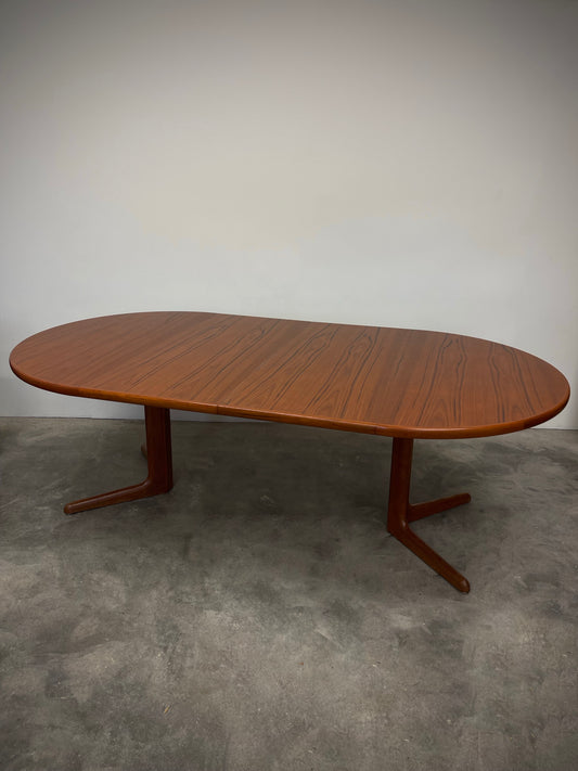 Dyrlund teak extending dining table